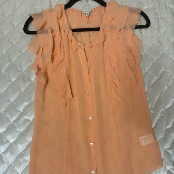 Babaton Tops - T.BABATON Aritzia pastel orange 100% silk blouse with buttons in size x-small